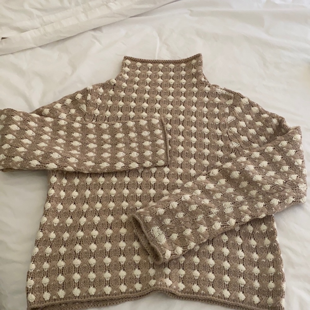 Anthropologie taupe and white sweater